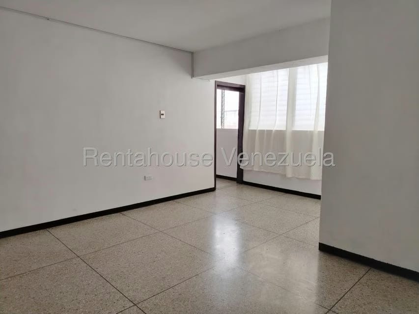 Apartamento (1 Nivel) en Alquiler en Centro, Lara - 5