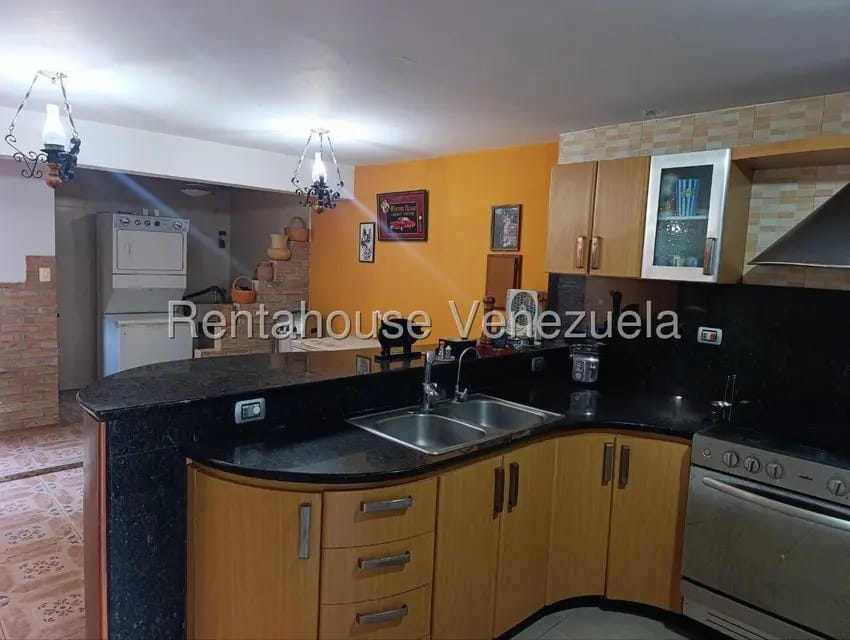 Casa (Duplex) en Venta en La Esmeralda, Carabobo - 5