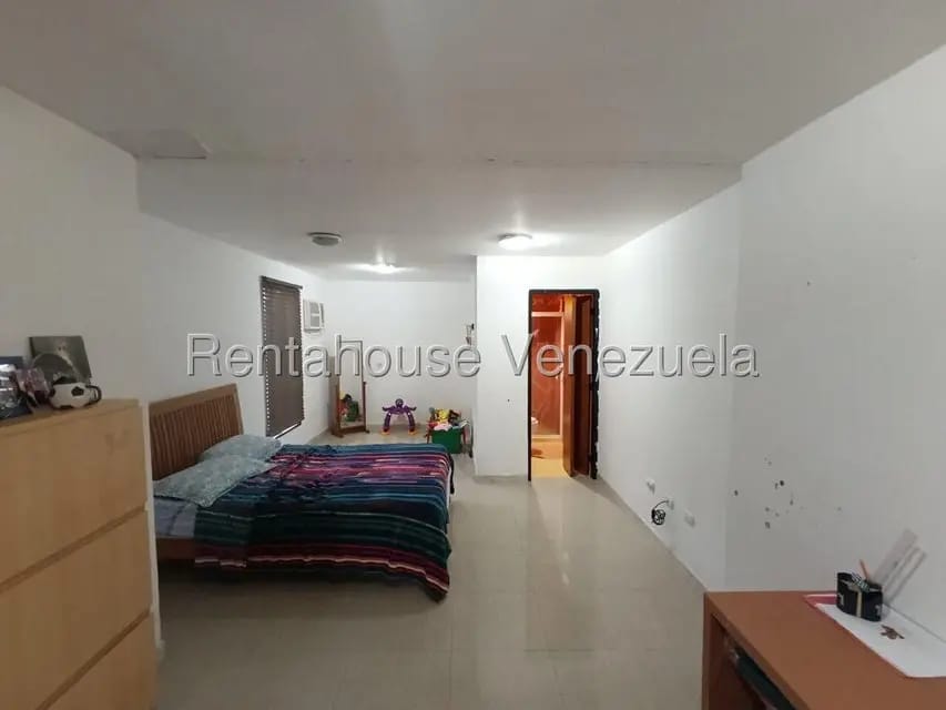 Casa (Duplex) en Venta en La Esmeralda, Carabobo - 10
