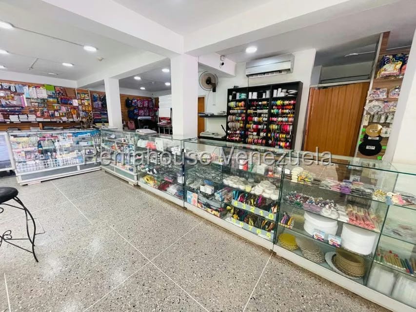 Negocios y Empresas (Comercio) en Venta en Zona Oeste, Lara - 26