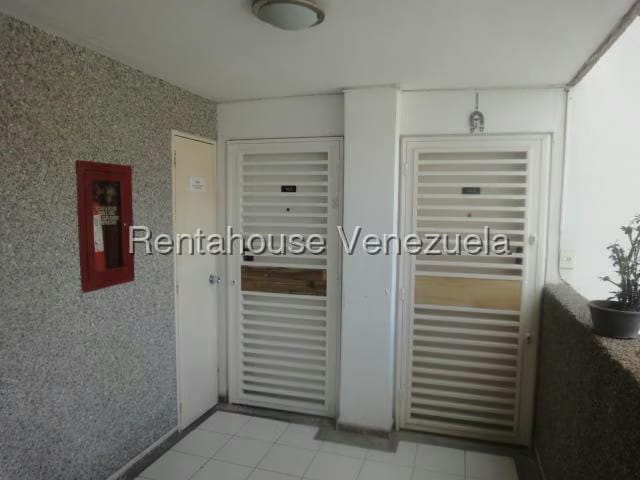 Apartamento (1 Nivel) en Alquiler en Macaracuay, Distrito Metropolitano - 2