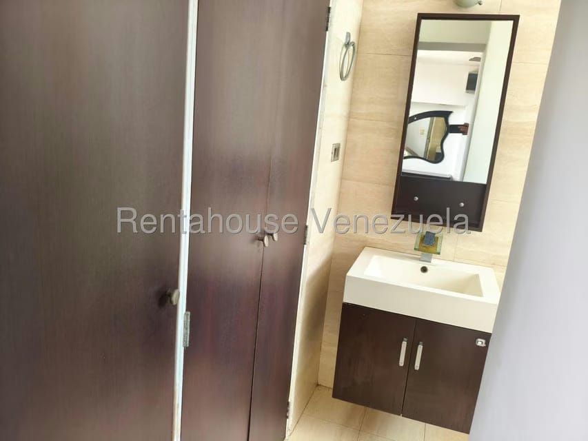 Apartamento (1 Nivel) en Alquiler en Macaracuay, Distrito Metropolitano - 24