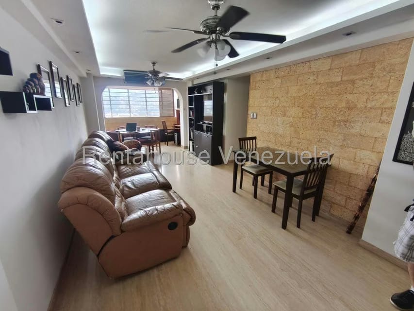 Apartamento (1 Nivel) en Alquiler en Macaracuay, Distrito Metropolitano - 4