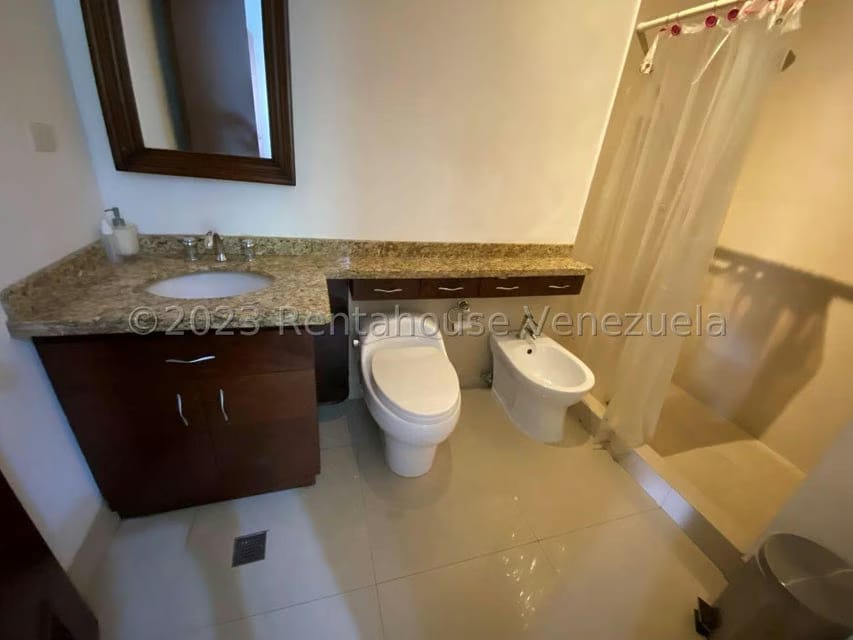 Casa (Duplex) en Venta en Alto Hatillo, Distrito Metropolitano - 23