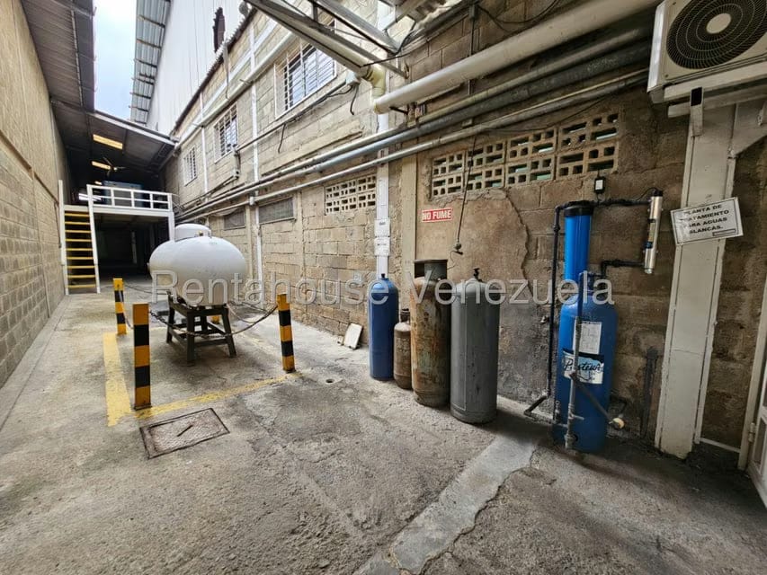 Comercial (Local Comercial) en Venta en San Joaquin de Turmero, Aragua - 61