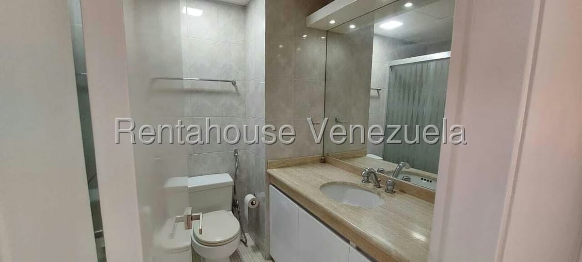 Apartamento (1 Nivel) en Alquiler en La Castellana, Distrito Metropolitano - 35