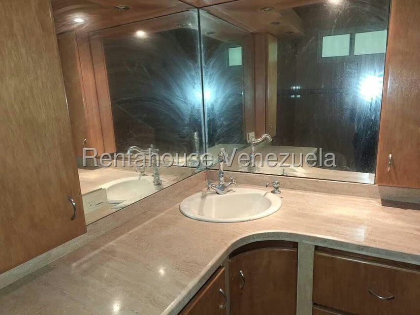 Casa (Duplex) en Venta en Cerro Alto, Miranda - 25