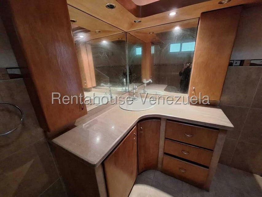 Casa (Duplex) en Venta en Cerro Alto, Miranda - 28