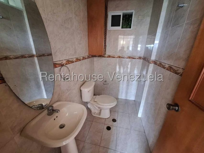 Casa (Duplex) en Venta en Cerro Alto, Miranda - 36