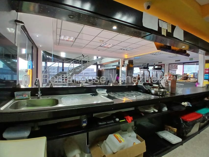 Comercial (Local Comercial) en Alquiler en La Mata, Lara - 34