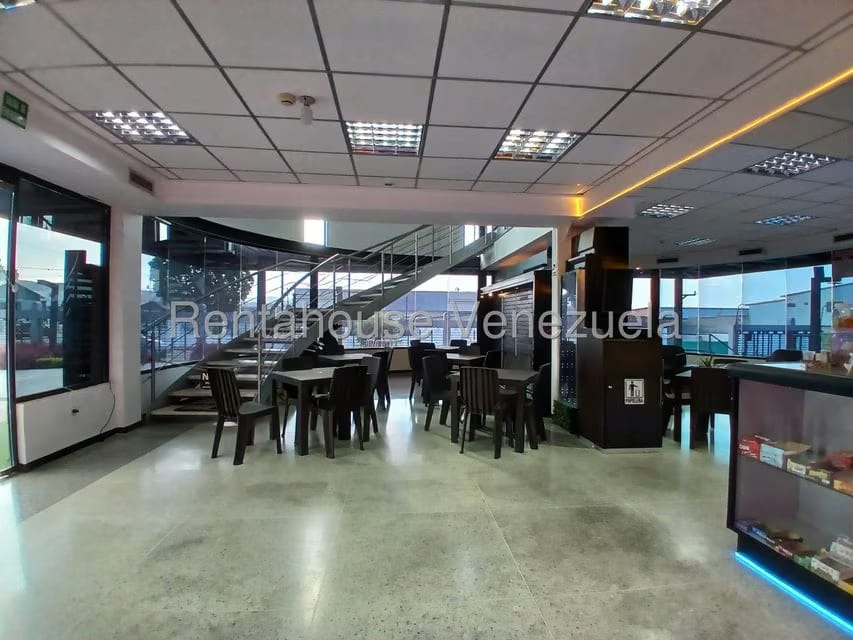 Comercial (Local Comercial) en Alquiler en La Mata, Lara - 37