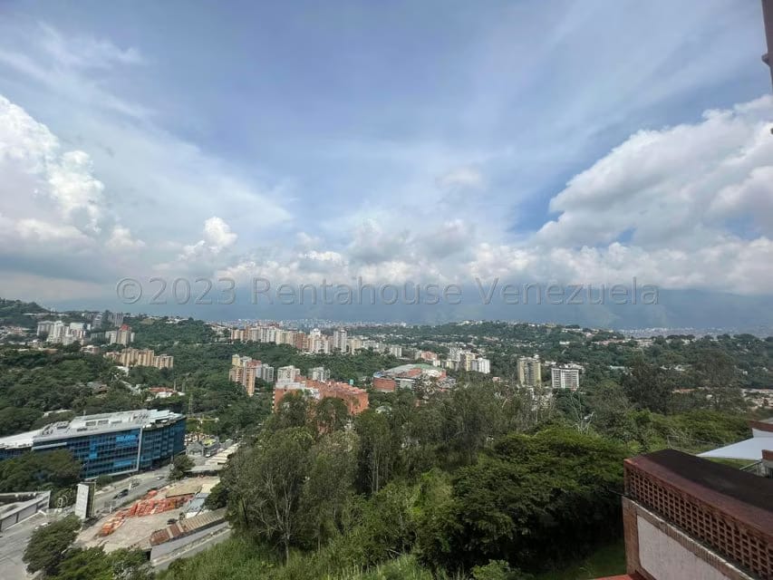 Apartamento (1 Nivel) en Alquiler en Lomas del Sol, Distrito Metropolitano - 2