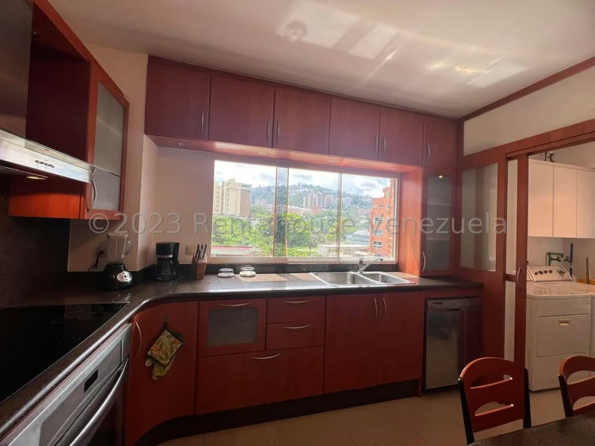 Apartamento (1 Nivel) en Alquiler en Lomas del Sol, Distrito Metropolitano - 11