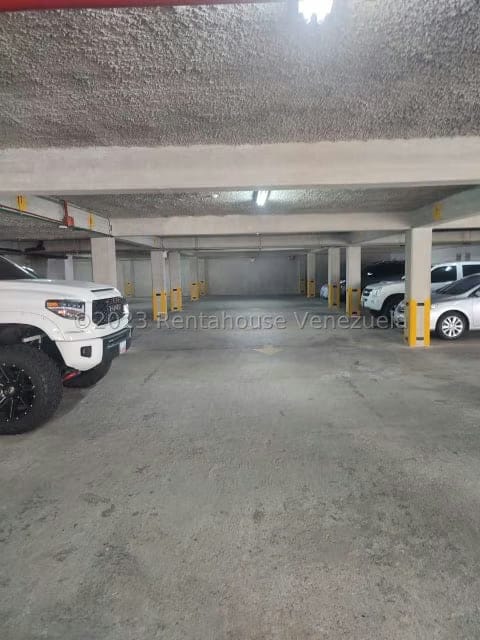 Apartamento (1 Nivel) en Alquiler en Lomas del Sol, Distrito Metropolitano - 38