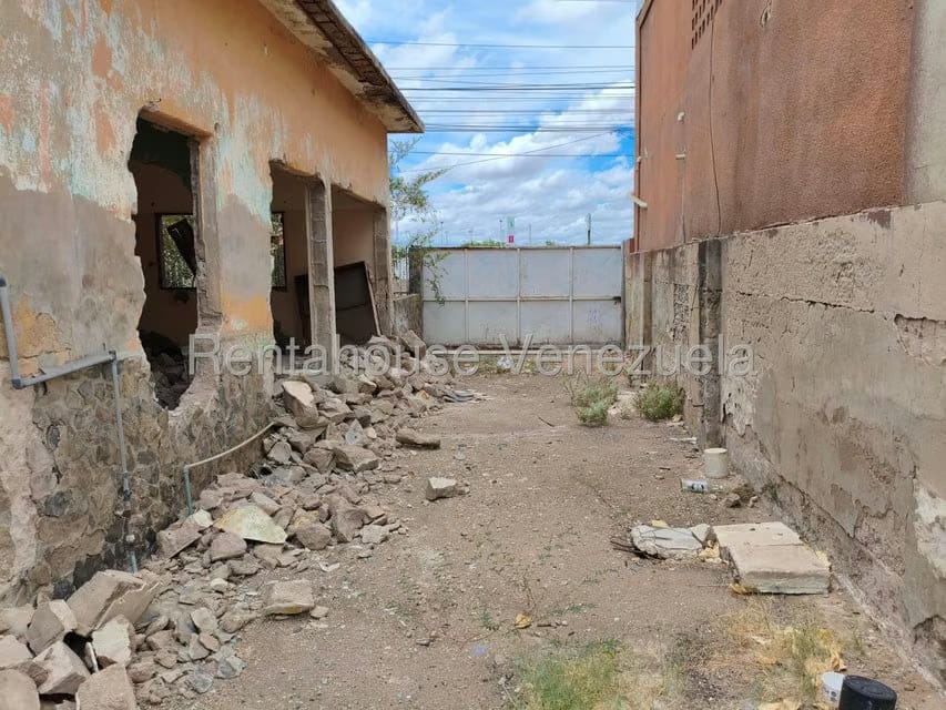 Terreno (Comercial) en Venta en Centro, Falcon - 16