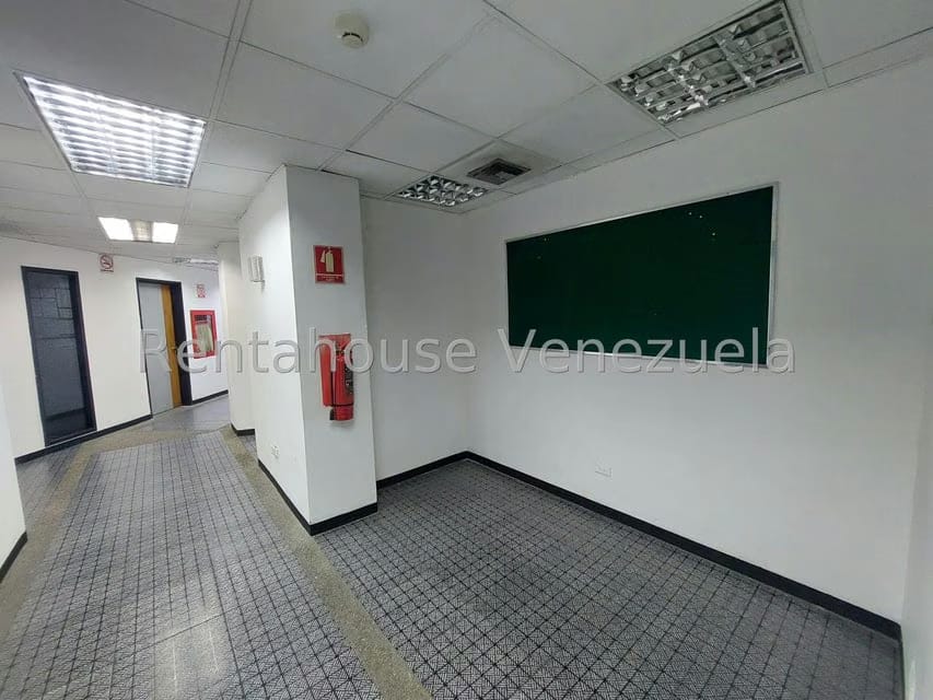 Comercial (Edificio) en Venta en Guarenas, Miranda - 49