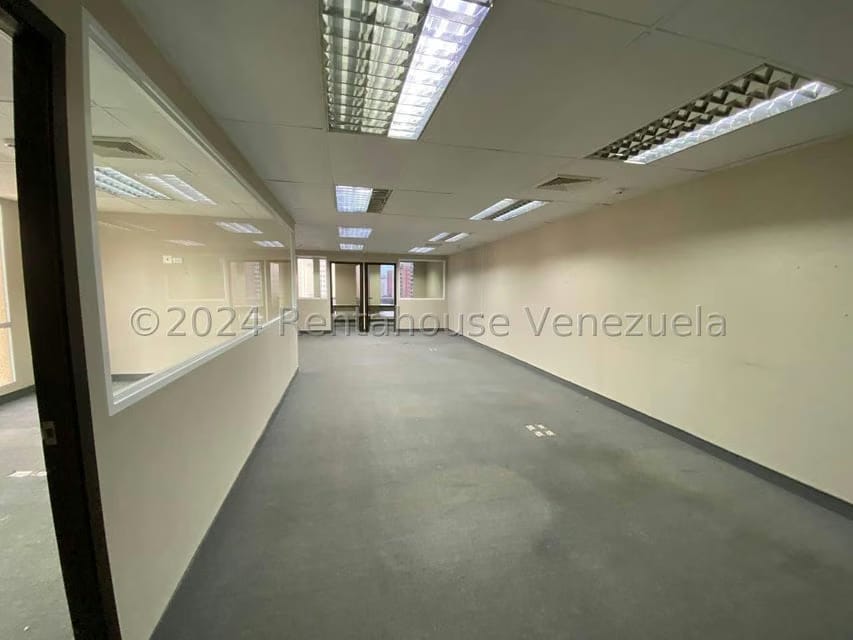 Comercial (Oficina) en Alquiler en 5 de Julio, Zulia - 11