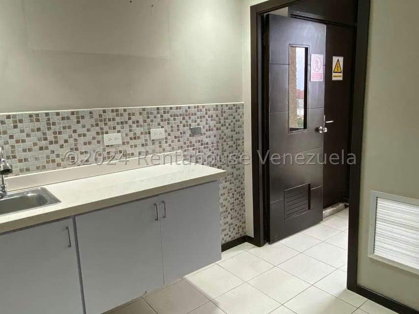 Comercial (Oficina) en Alquiler en 5 de Julio, Zulia - 12