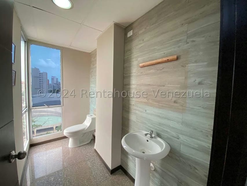 Comercial (Oficina) en Alquiler en 5 de Julio, Zulia - 9