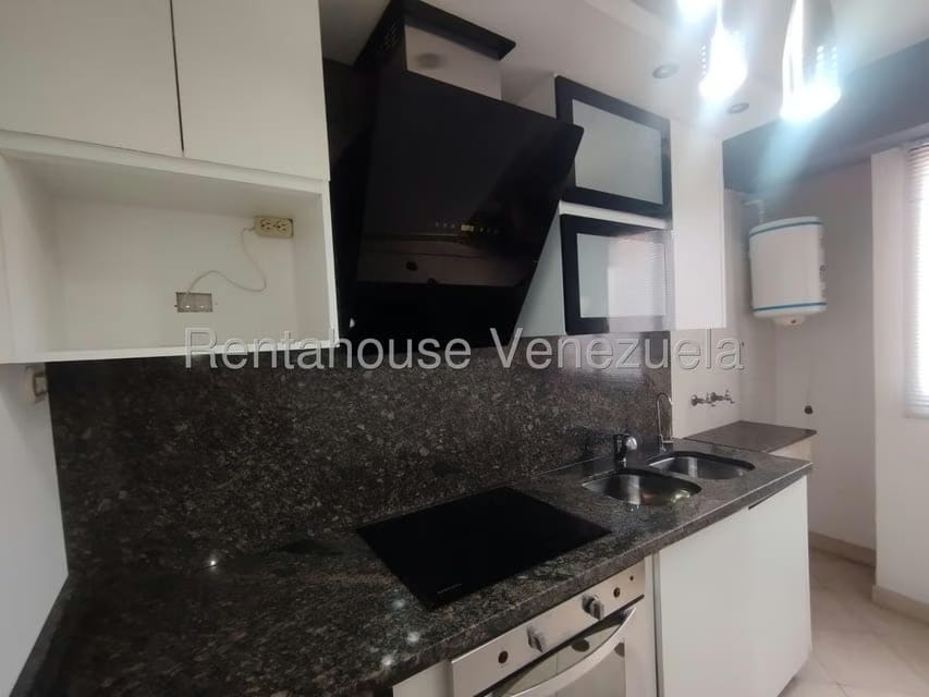 Apartamento (1 Nivel) en Venta en Lomas del Avila, Distrito Metropolitano - 2