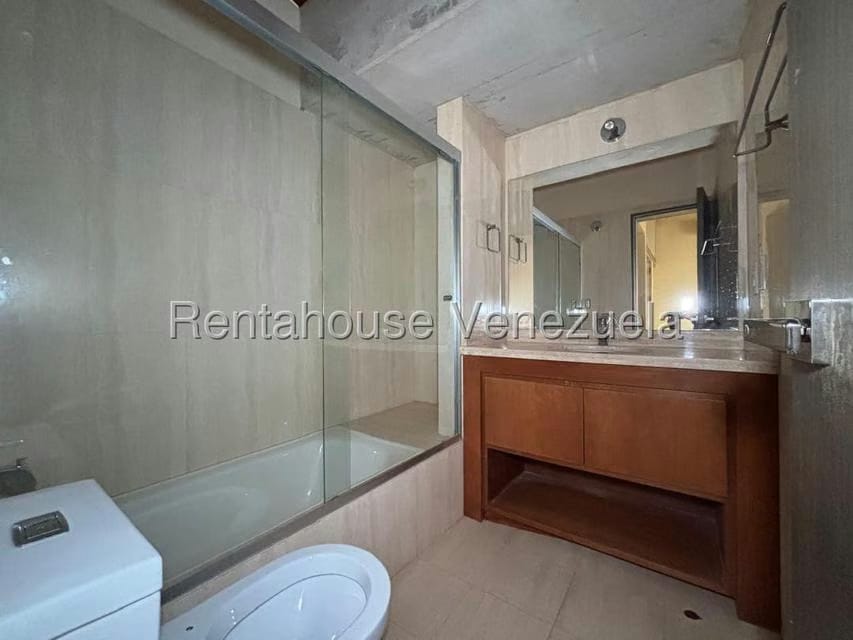 Casa (1 Nivel) en Venta en La Lagunita Country Club, Distrito Metropolitano - 23