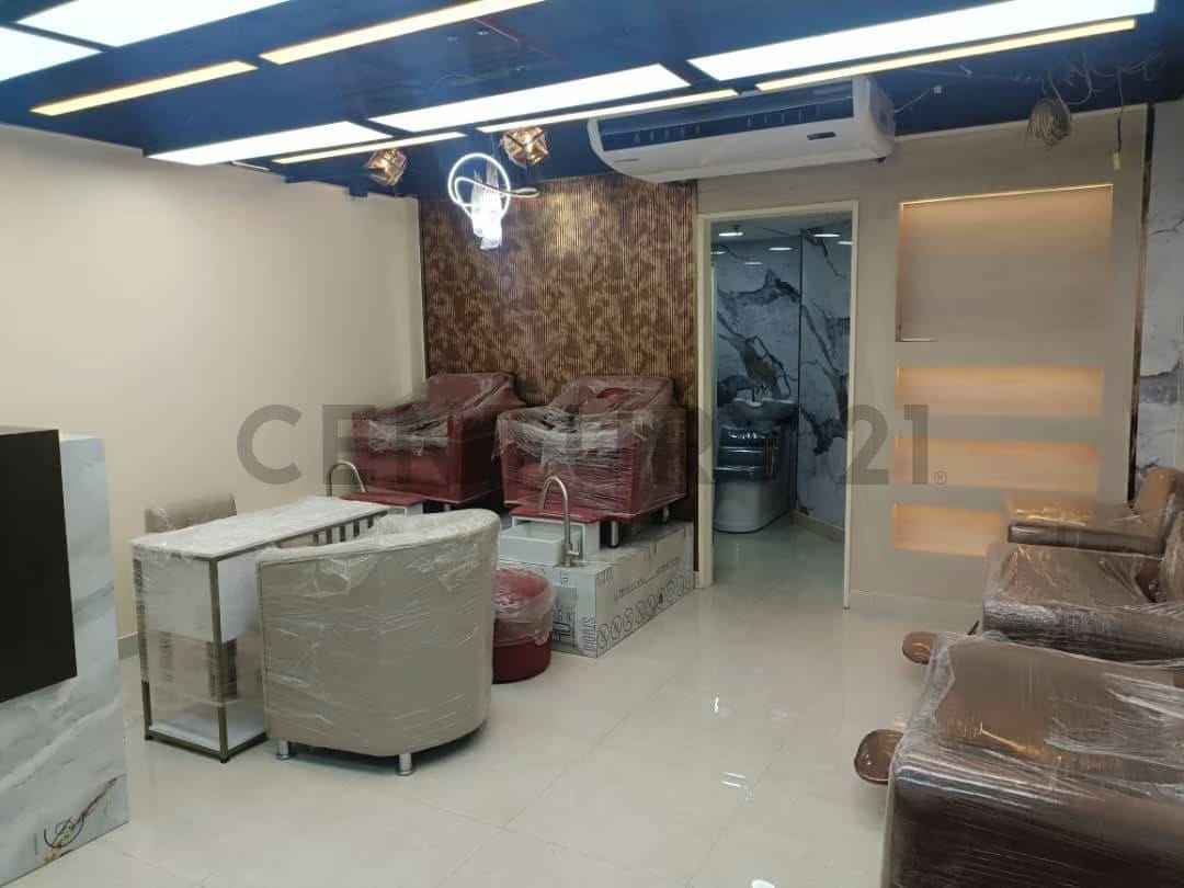 YM - Alquiler de Local Comercial a estrenar - Listo para iniciar tu negocio. - 2