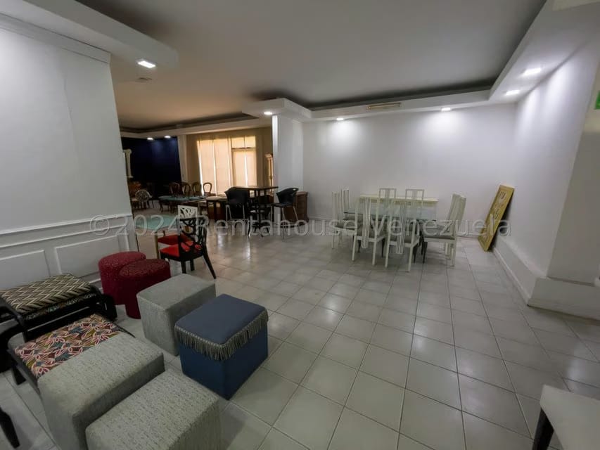 Comercial (Local Comercial) en Alquiler en La Yaguara, Distrito Metropolitano - 4