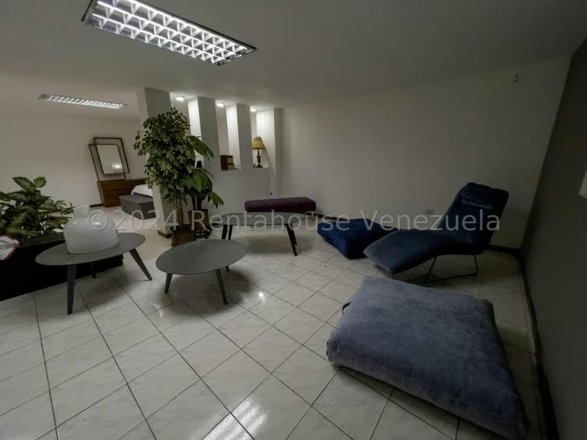Comercial (Local Comercial) en Alquiler en La Yaguara, Distrito Metropolitano - 8
