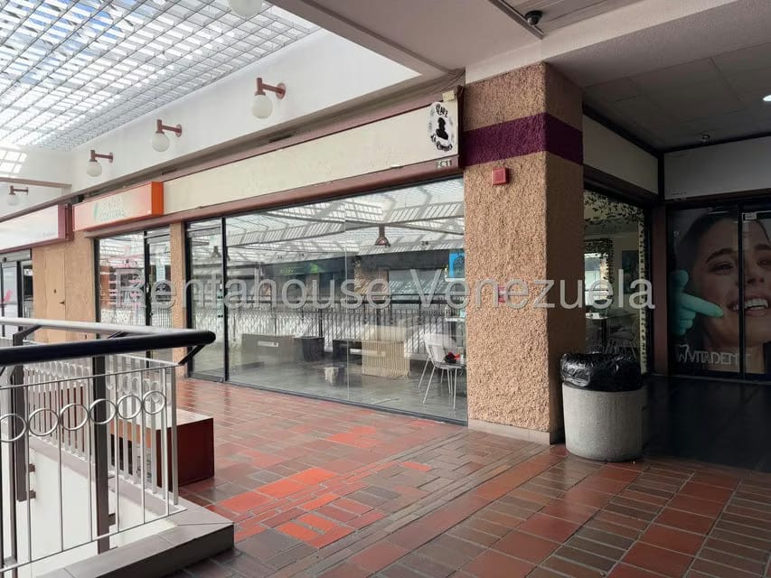 Comercial (Local Comercial) en Venta en Prados del Este, Distrito Metropolitano - 3