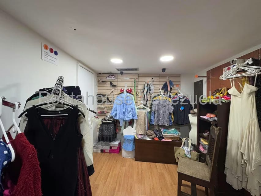 Comercial (Local Comercial) en Venta en Prados del Este, Distrito Metropolitano - 27