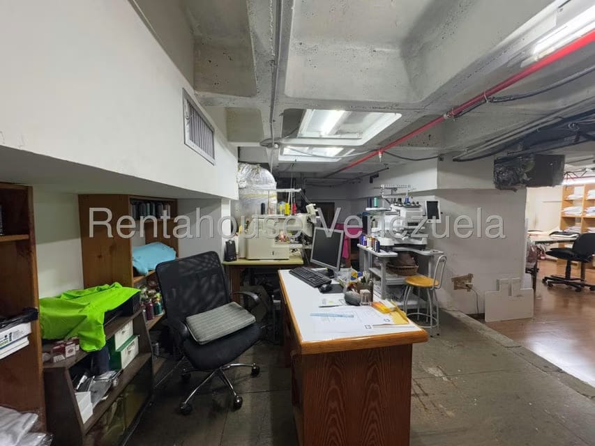 Comercial (Local Comercial) en Venta en Prados del Este, Distrito Metropolitano - 32