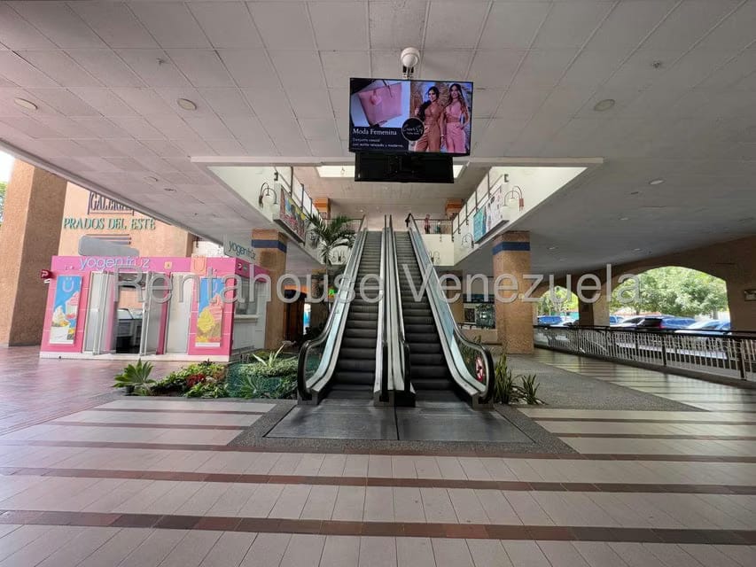 Comercial (Local Comercial) en Venta en Prados del Este, Distrito Metropolitano - 42