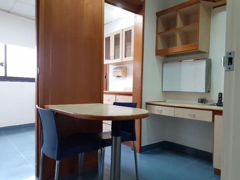 Alquiler de Oficina Consultorio en Sabana Grande - 2