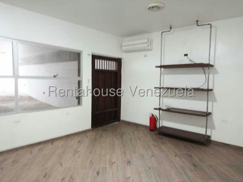 Casa (1 Nivel) en Venta en Barbula, Carabobo - 29