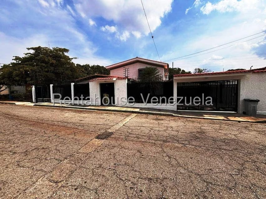 Casa (Duplex) en Venta en Colinas De Santa Rosa, Lara - 2