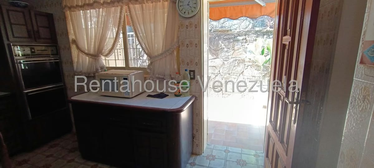 Casa (Multipes Niveles) en Venta en Prados del Este, Distrito Metropolitano - 11