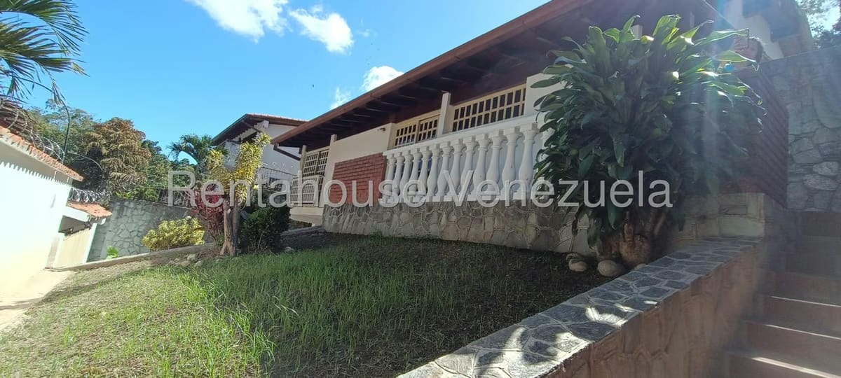 Casa (Multipes Niveles) en Venta en Prados del Este, Distrito Metropolitano - 3