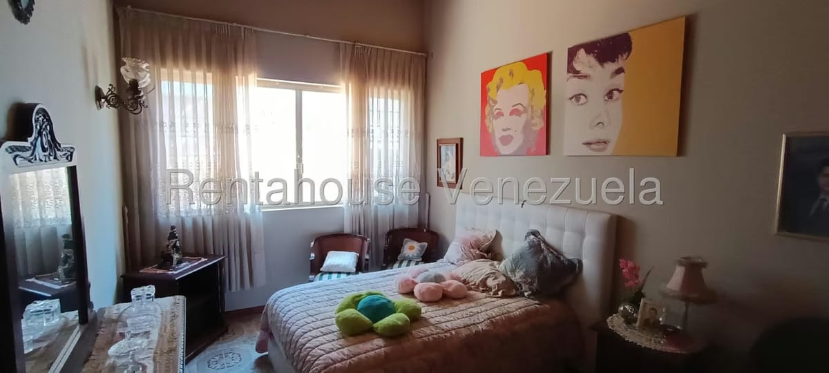 Casa (Multipes Niveles) en Venta en Prados del Este, Distrito Metropolitano - 25