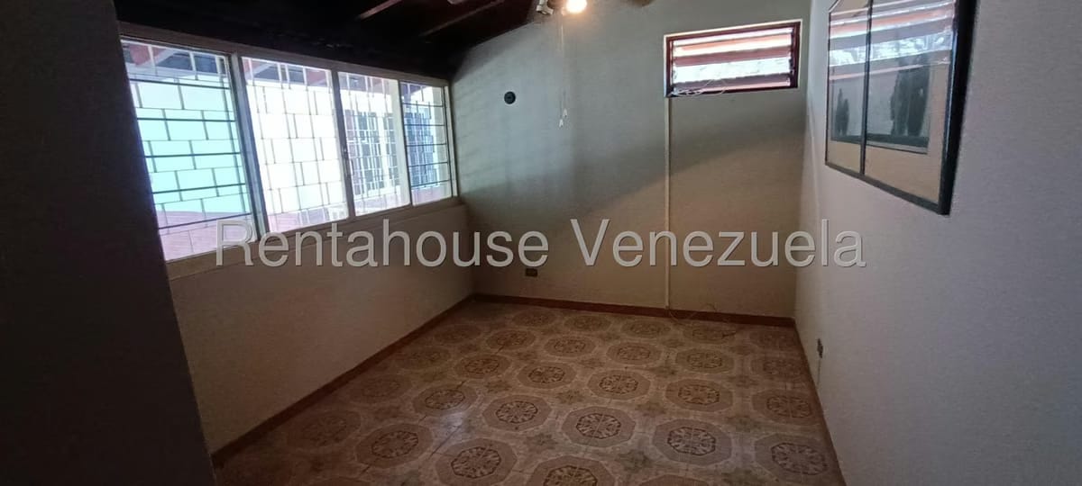Casa (Multipes Niveles) en Venta en Prados del Este, Distrito Metropolitano - 27
