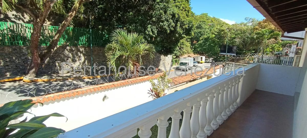 Casa (Multipes Niveles) en Venta en Prados del Este, Distrito Metropolitano - 4