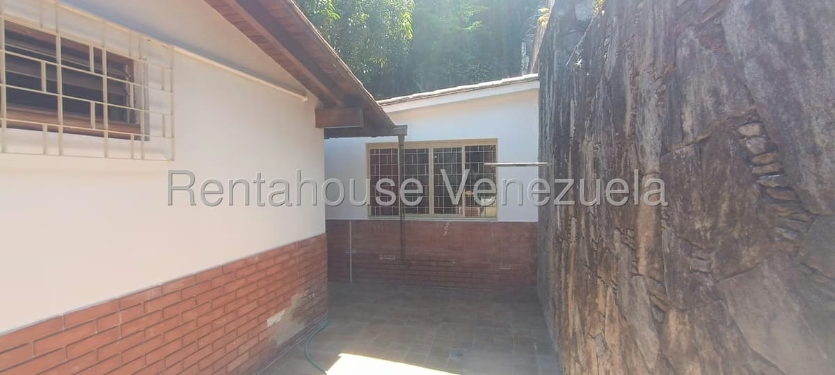 Casa (Multipes Niveles) en Venta en Prados del Este, Distrito Metropolitano - 32