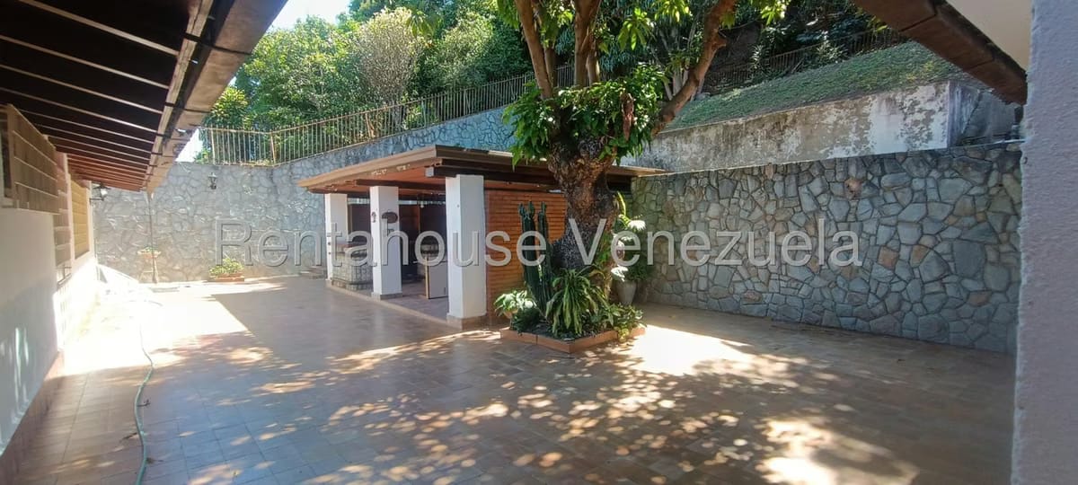 Casa (Multipes Niveles) en Venta en Prados del Este, Distrito Metropolitano - 33