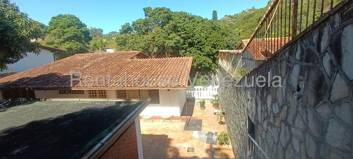 Casa (Multipes Niveles) en Venta en Prados del Este, Distrito Metropolitano - 46