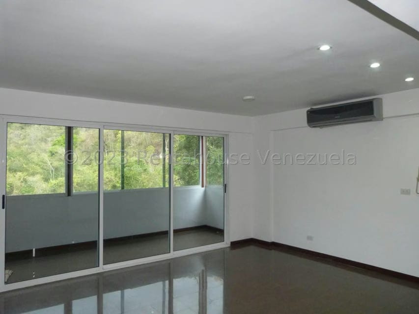 Apartamento (Duplex) en Venta en Izcaragua, Distrito Metropolitano - 2