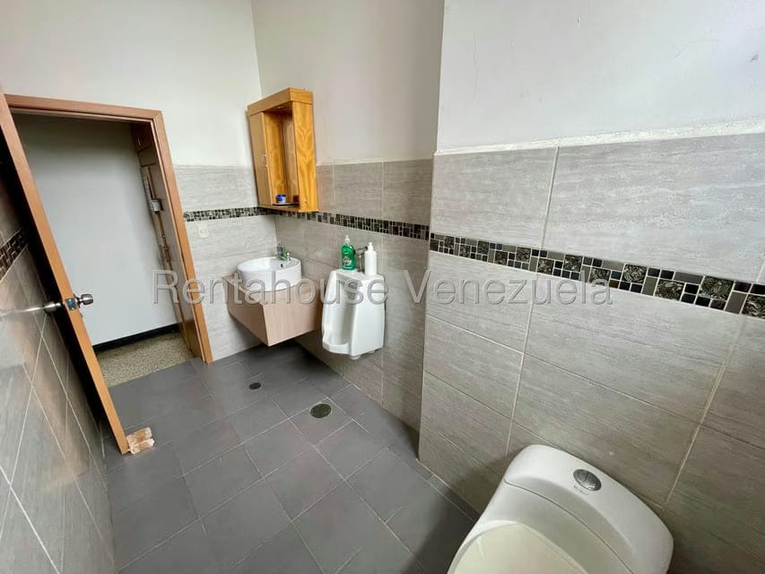Comercial (Local Comercial) en Venta en Parroquia Concepcion, Lara - 16