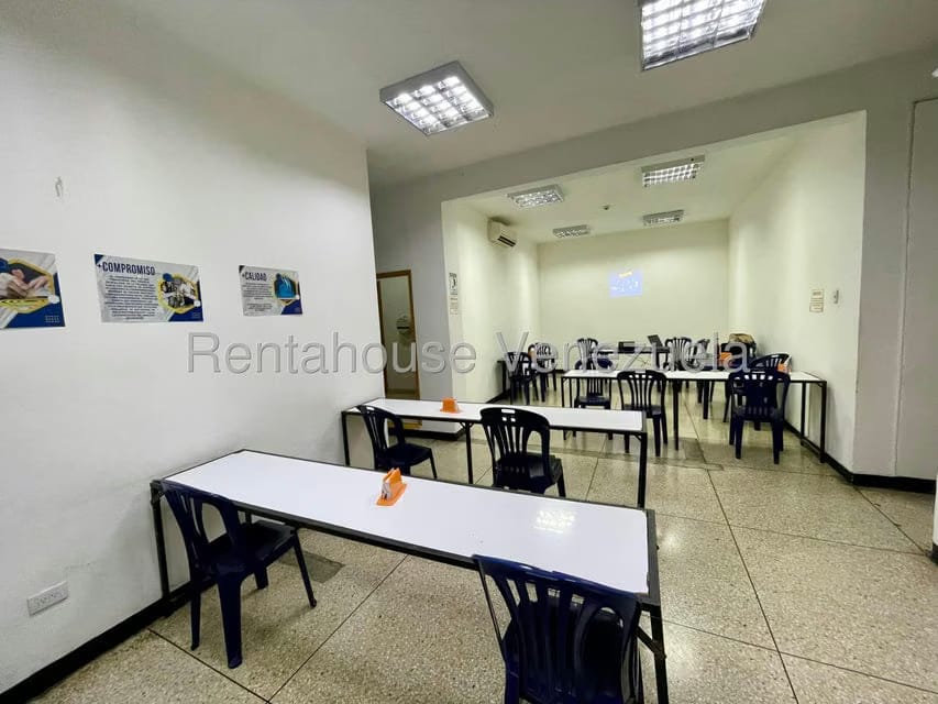 Comercial (Local Comercial) en Venta en Parroquia Concepcion, Lara - 23