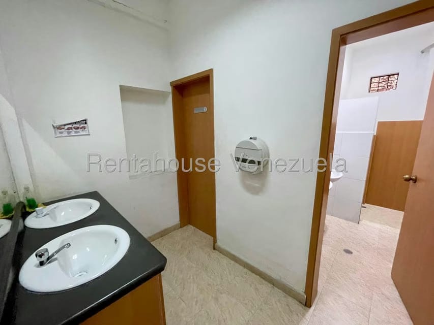 Comercial (Local Comercial) en Venta en Parroquia Concepcion, Lara - 5
