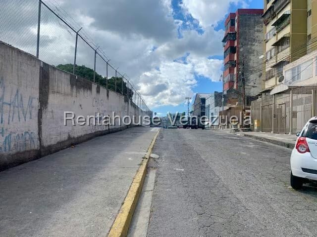 Casa (Multipes Niveles) en Venta en Parroquia Altagracia, Distrito Metropolitano - 28