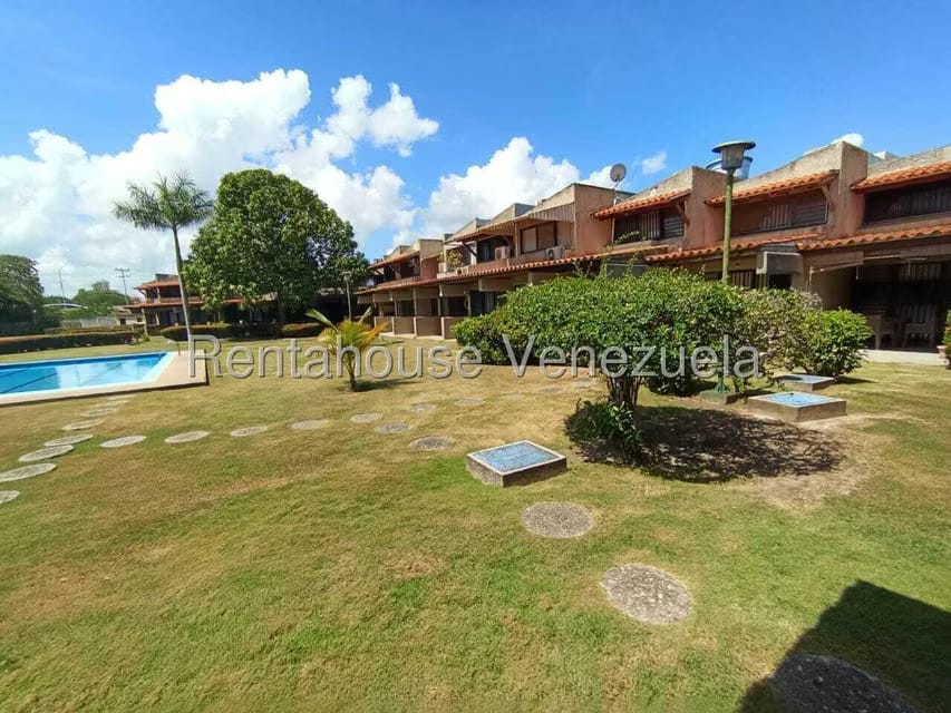 Townhouse (Duplex) en Venta en Agua Sal, Miranda - 11