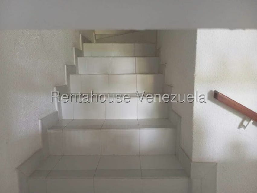 Townhouse (Duplex) en Venta en Agua Sal, Miranda - 15